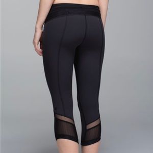 Lululemon Just Breathe mesh dot crops